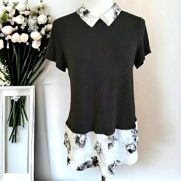 Elle Chic Black Top with Floral Print Collar and Hem Sz Medium - Picture 1 of 10
